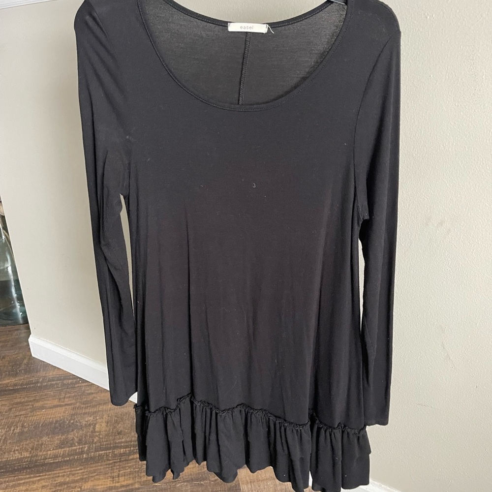 Long sleeve ruffle bottom tunic